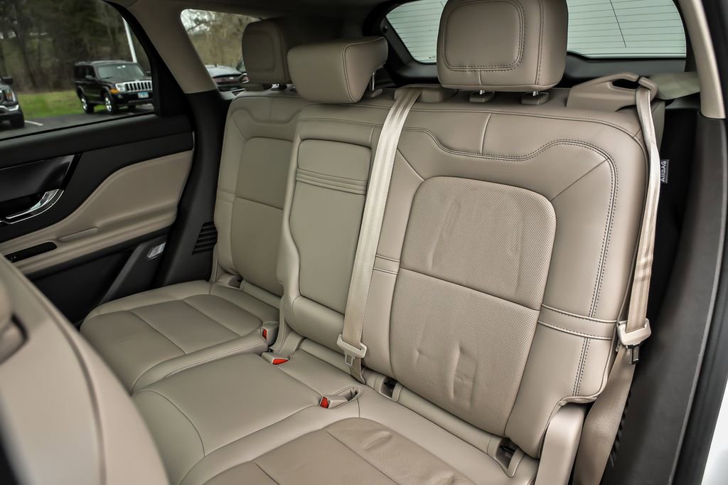 Used 2022 Lincoln Corsair AWD w/ Premium Package image 17