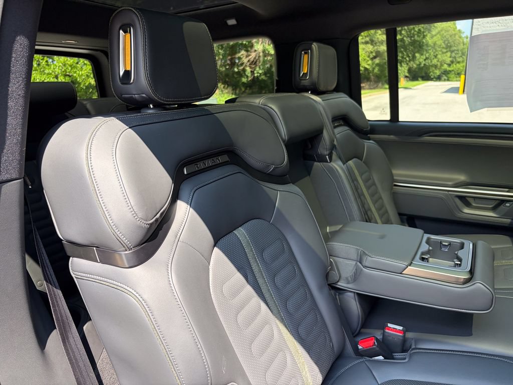 Used 2026 Rivian R1S Adventure AWD/4WD image 33