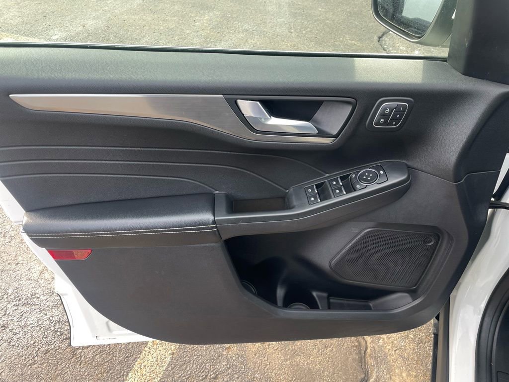 Used 2022 Ford Escape Titanium w/ Class II Trailer Tow Package image 13