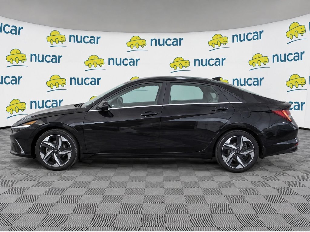 Used 2023 Hyundai Elantra Limited FWD image 6