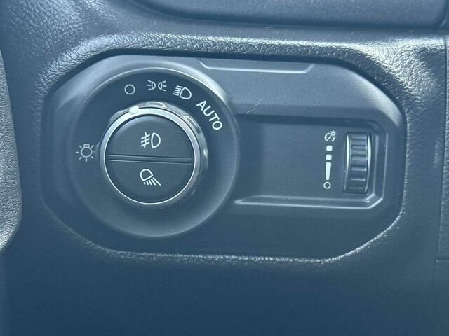 Used 2023 Jeep Gladiator Mojave w/ Cold Weather Group image 31