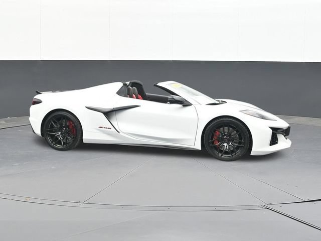 Used 2024 Chevrolet Corvette Z06 RWD image 18