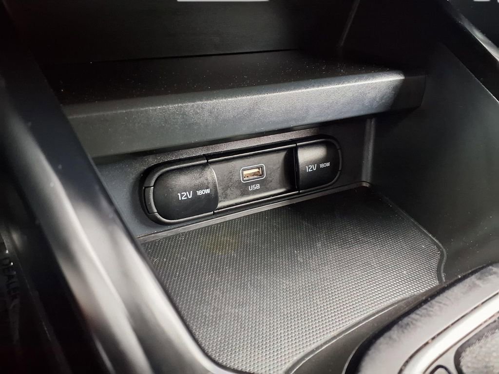 Used 2025 Kia Soul LX w/ LX Technology Package image 7