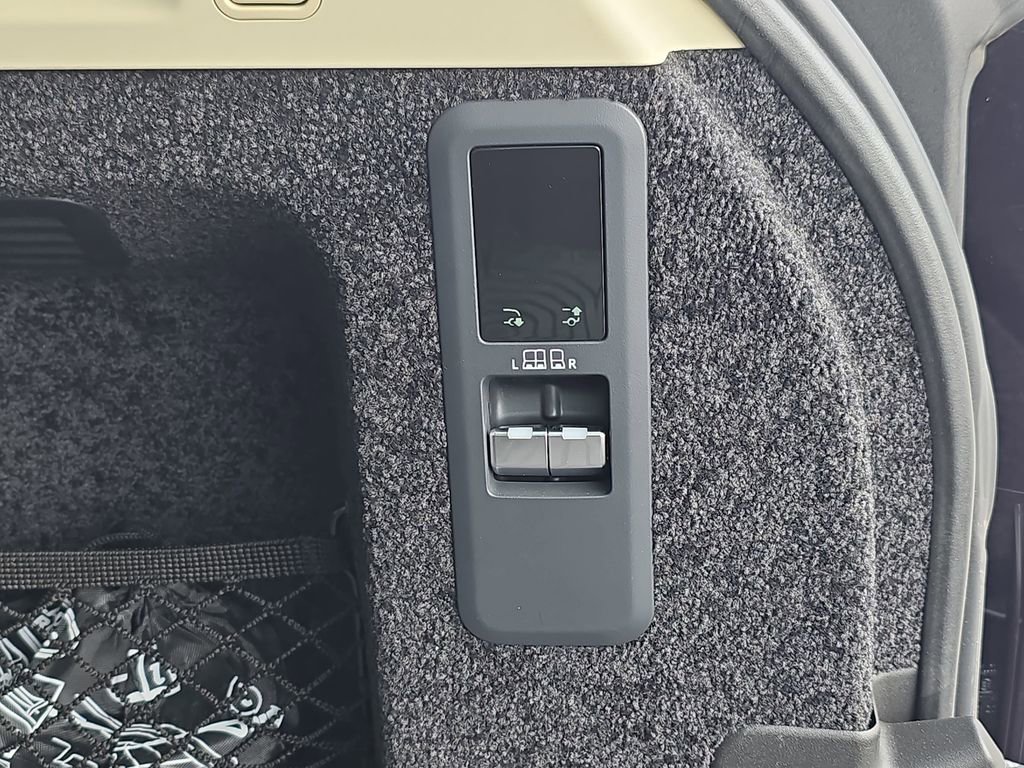 Certified 2025 Land Rover Range Rover SE AWD/4WD image 14
