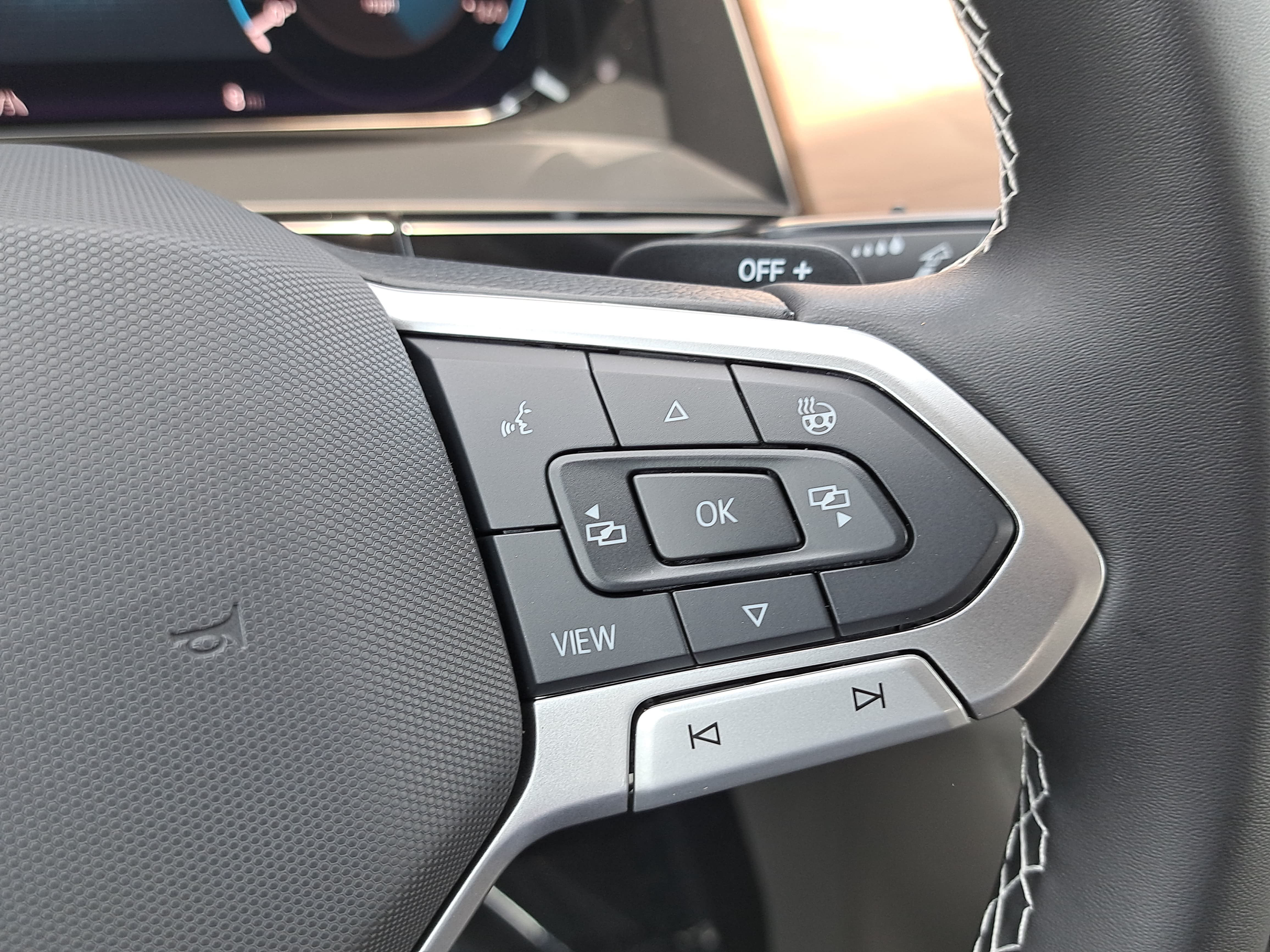 New 2026 Volkswagen Atlas SE FWD image 18