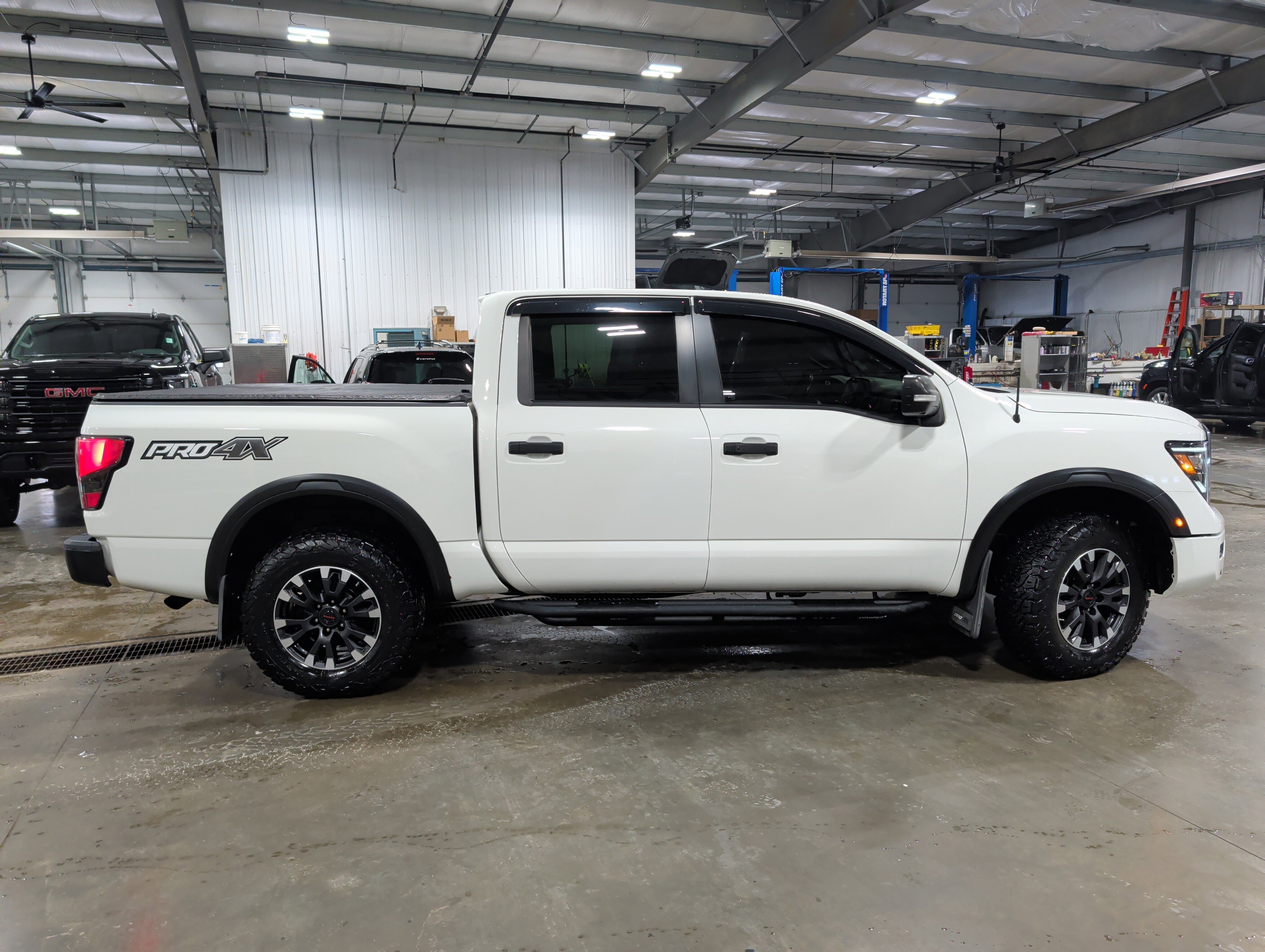 Used 2020 Nissan Titan PRO-4X w/ Pro-4x Convenience Package image 2