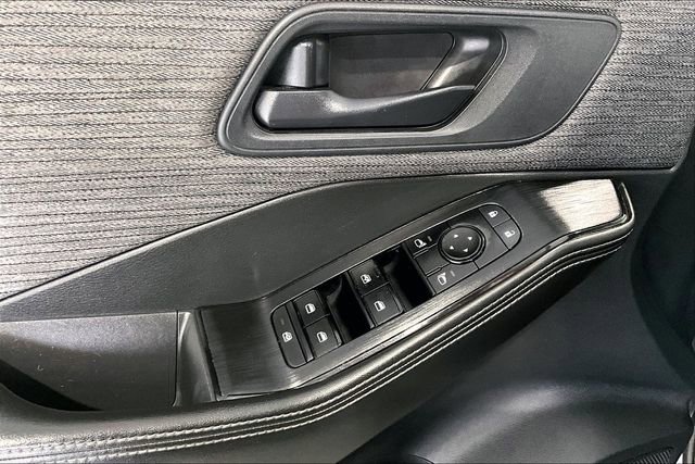 Used 2021 Nissan Rogue S AWD/4WD image 38