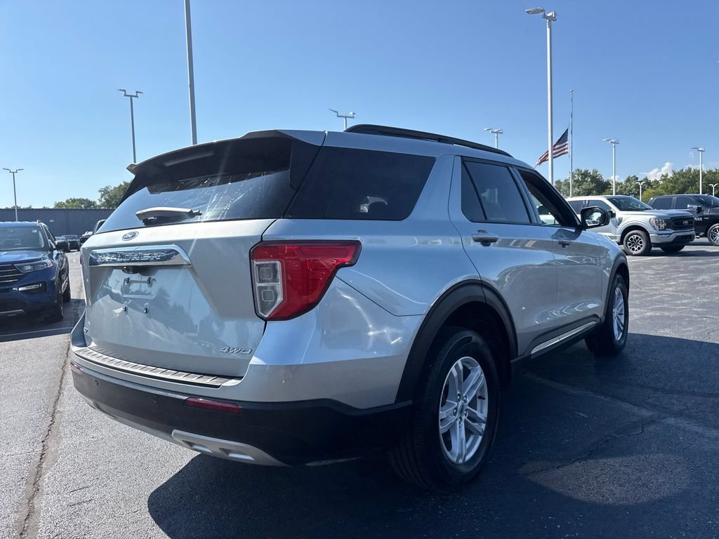Used 2024 Ford Explorer XLT w/ Equipment Group 202A AWD/4WD image 7