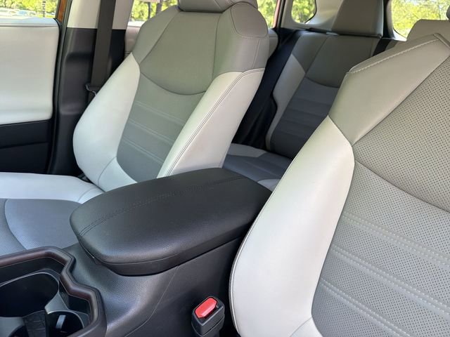 Used 2019 Toyota RAV4 Limited w/ Cold Weather Package FWD image 21