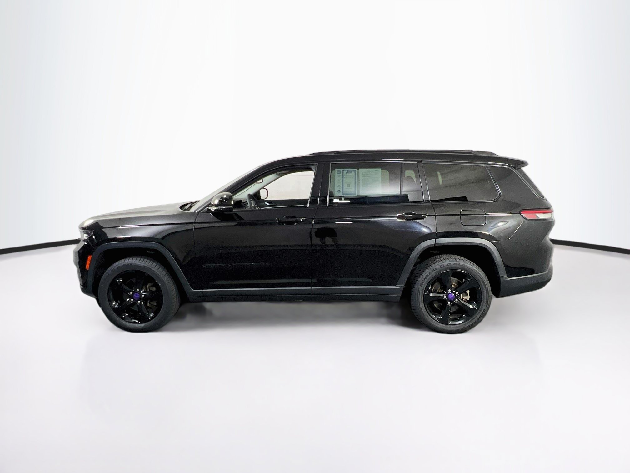Used 2023 Jeep Grand Cherokee L Limited w/ Black Appearance Package AWD/4WD image 8