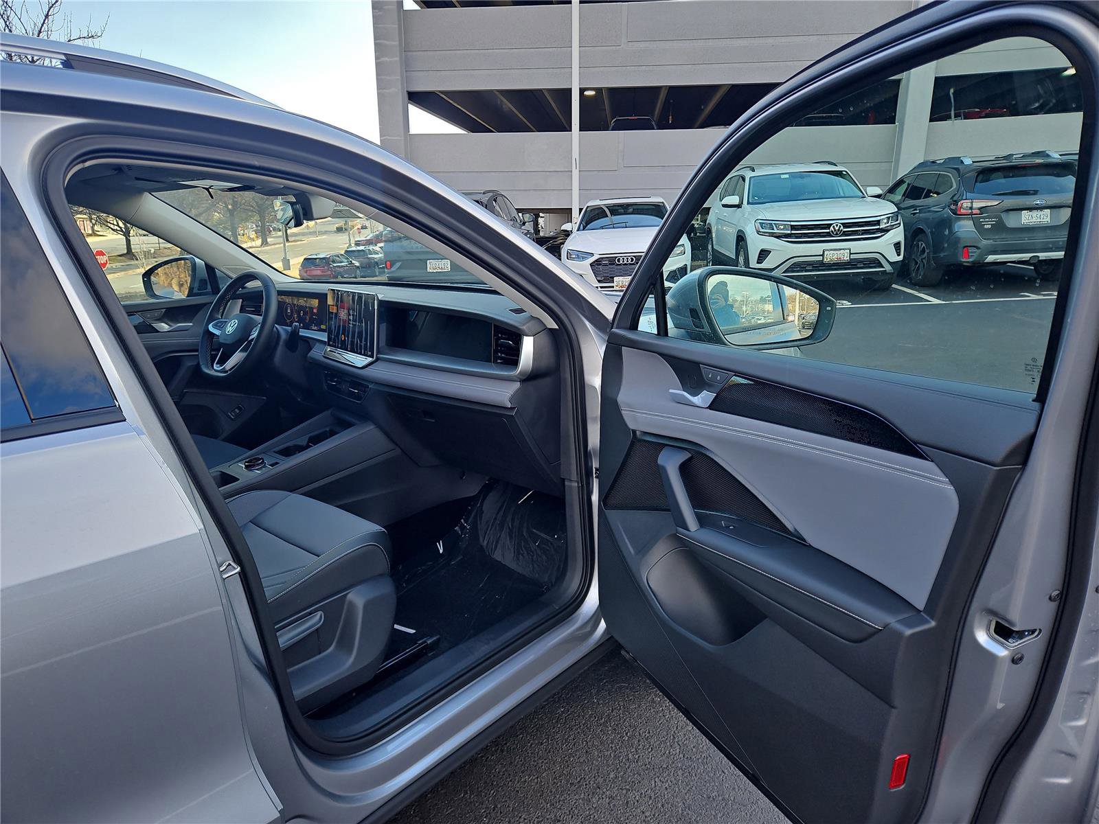 New 2026 Volkswagen Tiguan SE image 24