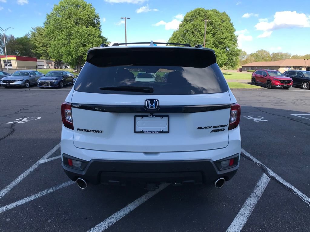 Certified 2024 Honda Passport Black Edition image 10