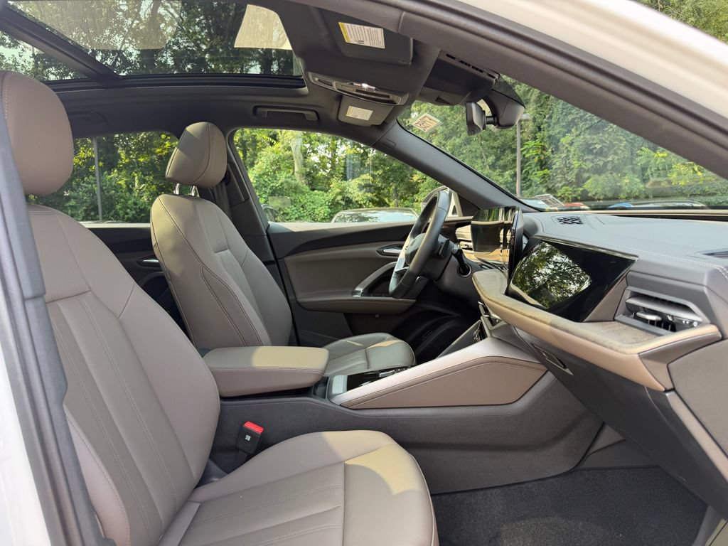 Used 2025 Audi Q5 Premium w/ Convenience Package AWD/4WD image 19