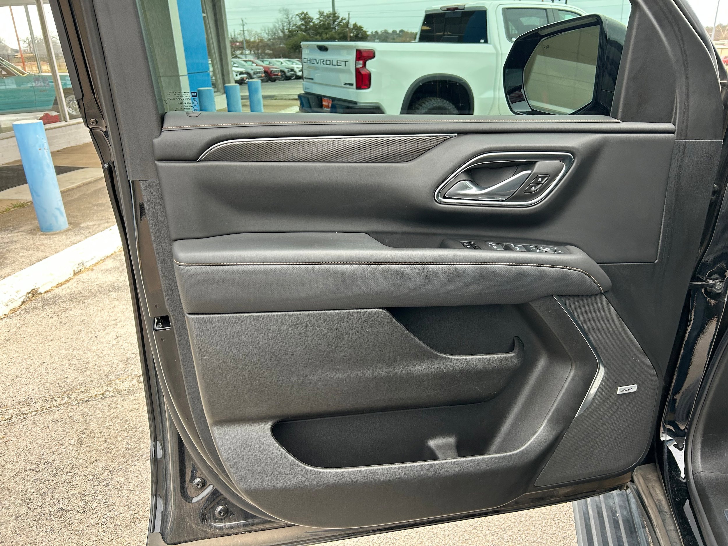 Used 2024 GMC Yukon AT4 w/ AT4 Premium Plus Package image 16