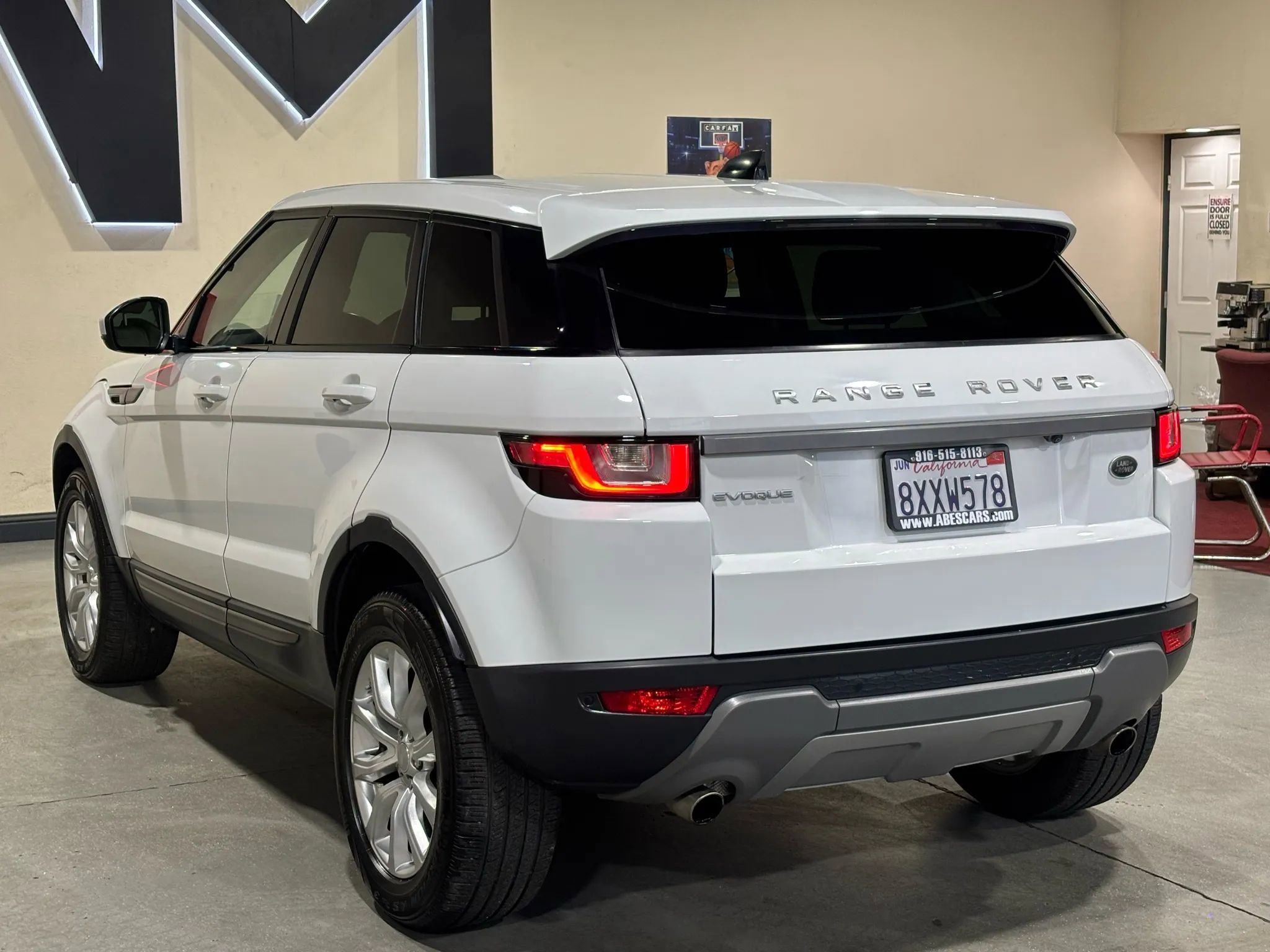 Used 2018 Land Rover Range Rover Evoque image 7