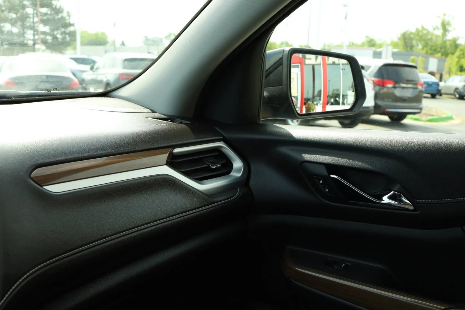 Used 2021 GMC Acadia SLE w/ Driver Convenience Package AWD/4WD image 29