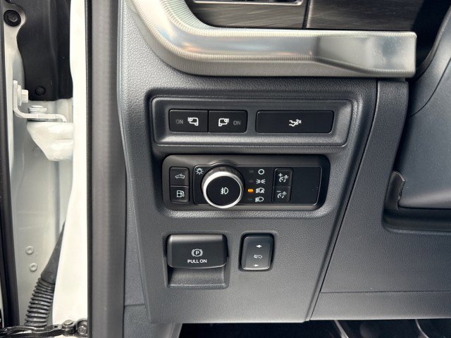 Used 2024 Ford F150 Lariat w/ FX4 Off-Road Package image 22