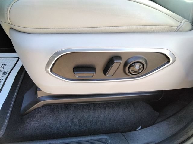Used 2023 Jeep Wagoneer Series II w/ Premium Group I AWD/4WD image 29