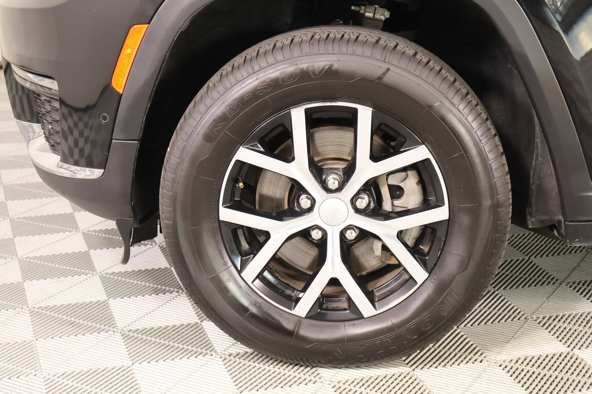 Used 2024 Jeep Grand Cherokee L Limited w/ Luxury Tech Group II AWD/4WD image 21