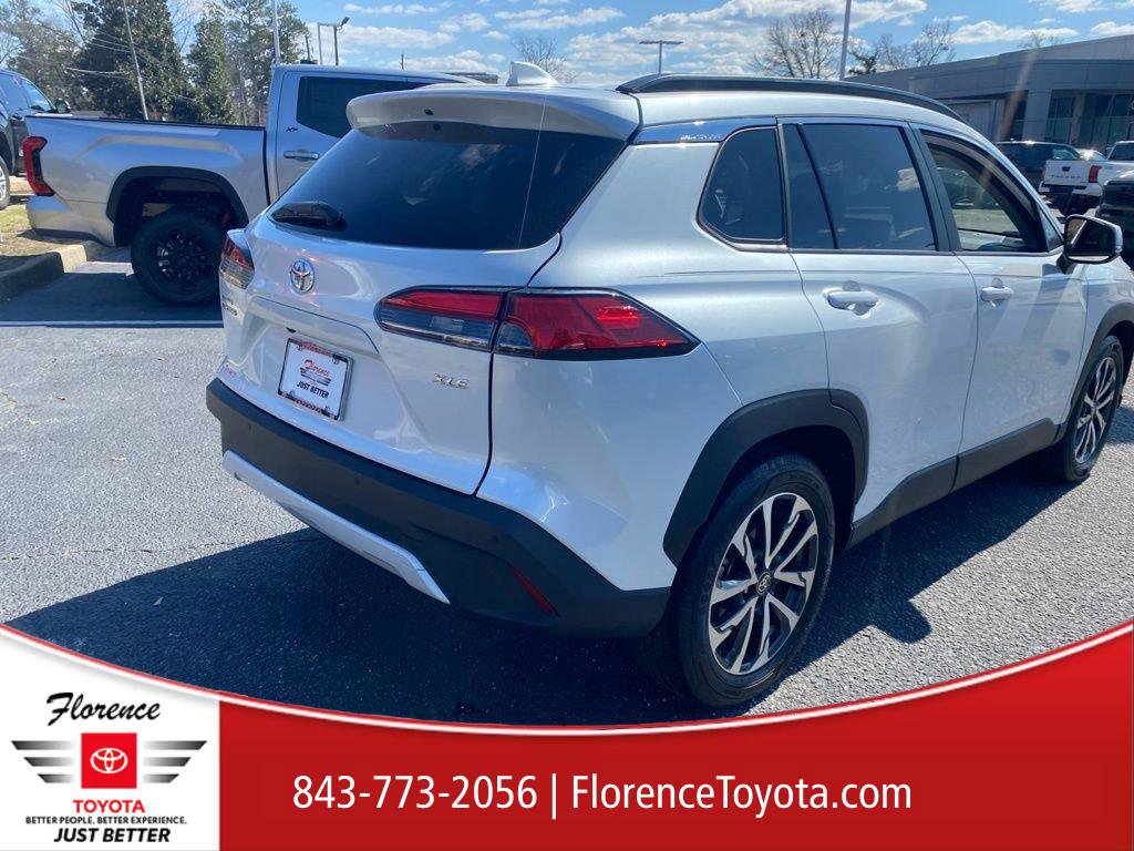 Used 2024 Toyota Corolla Cross XLE w/ Convenience Package image 16