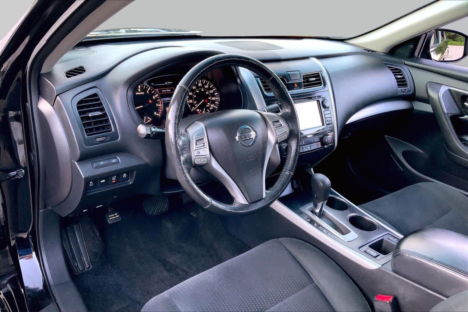 Used 2015 Nissan Altima 2.5 SV w/ Convenience Package FWD image 18