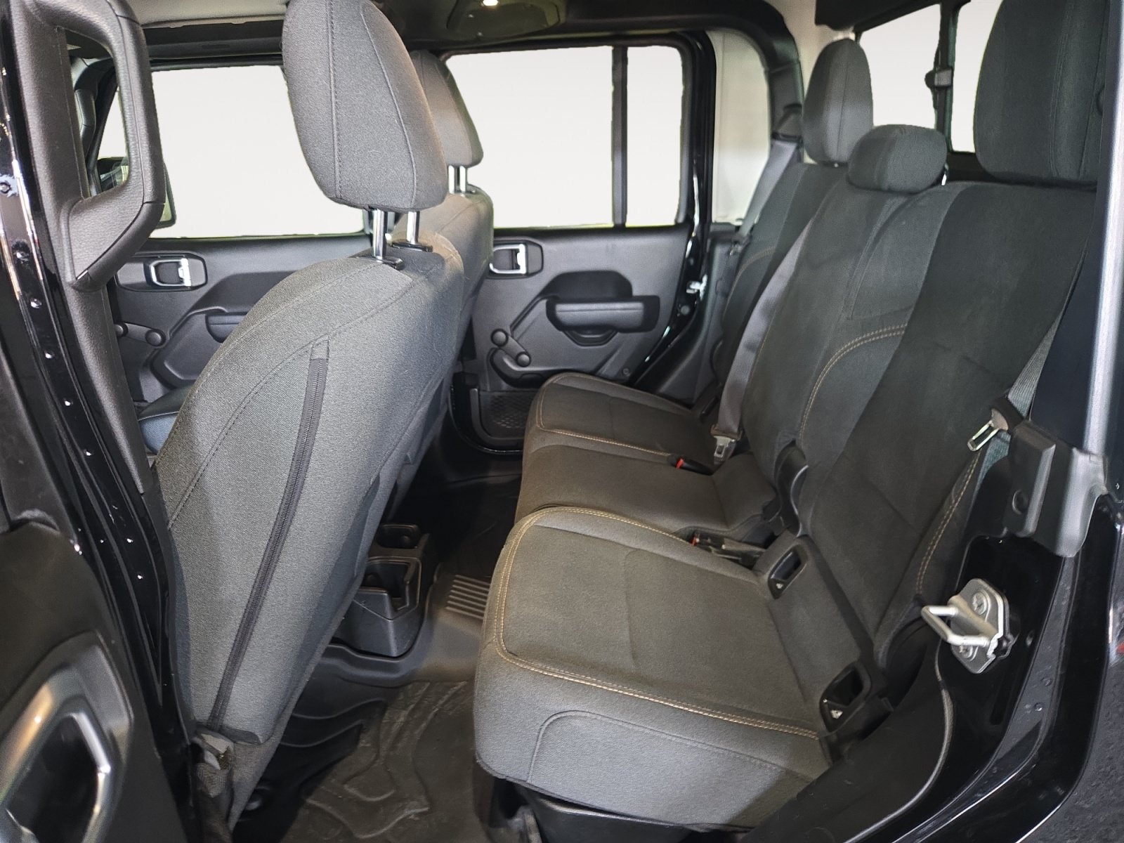 Used 2024 Jeep Gladiator Sport AWD/4WD image 23