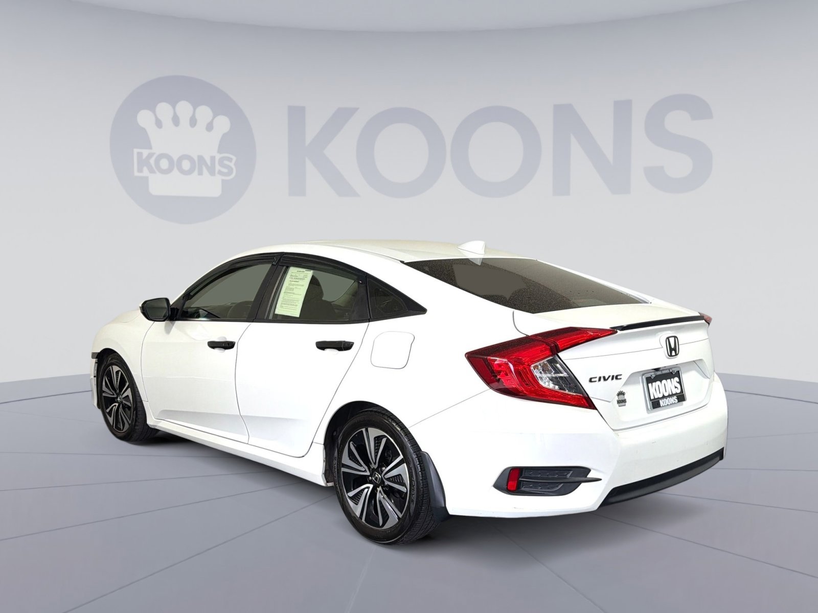 Used 2018 Honda Civic EX-T image 4