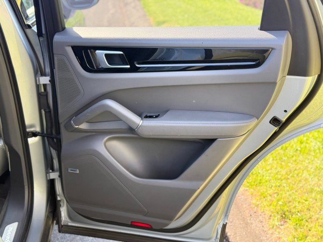 Used 2019 Porsche Cayenne AWD/4WD image 30