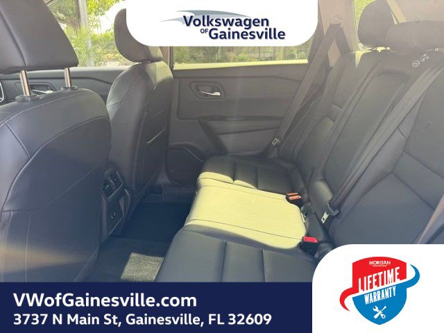 Used 2025 Nissan Rogue SL AWD/4WD image 11