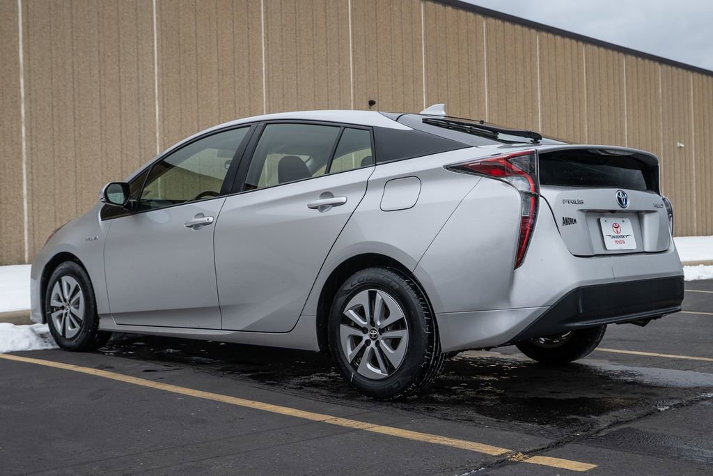 Used 2016 Toyota Prius Three image 5