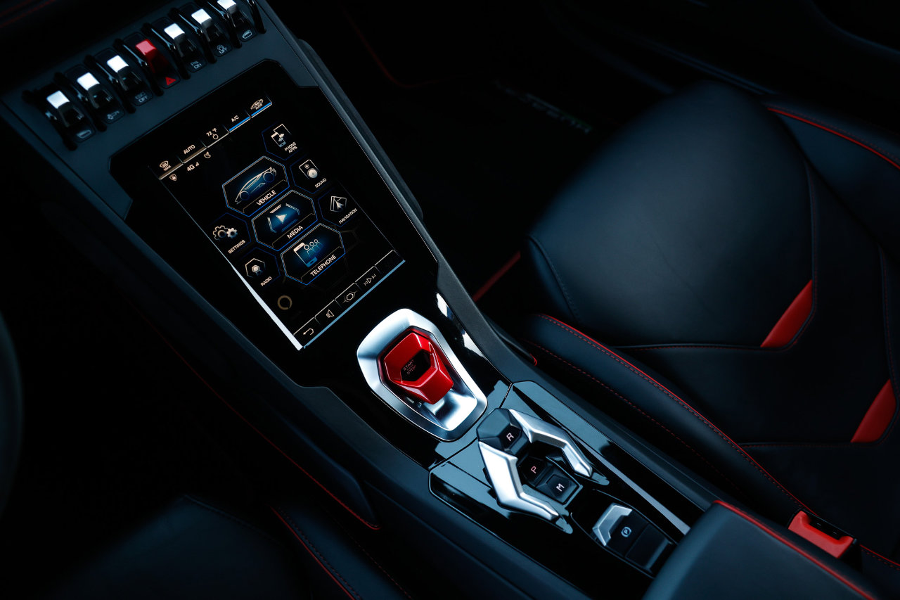 Used 2020 Lamborghini Huracan EVO image 40