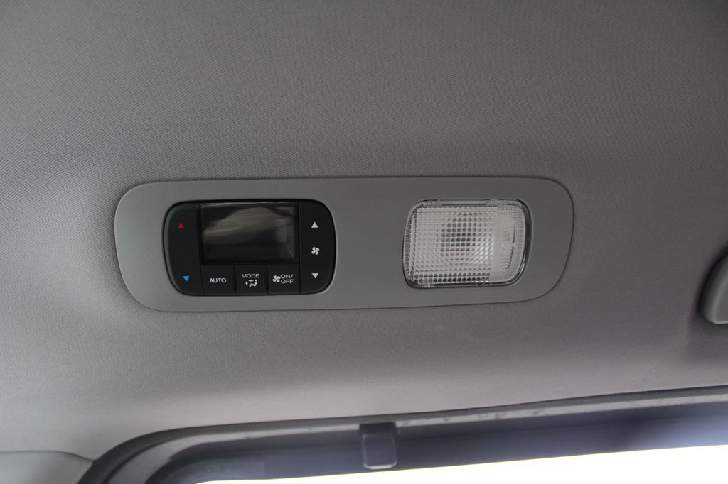 Used 2023 Honda Odyssey Elite image 17