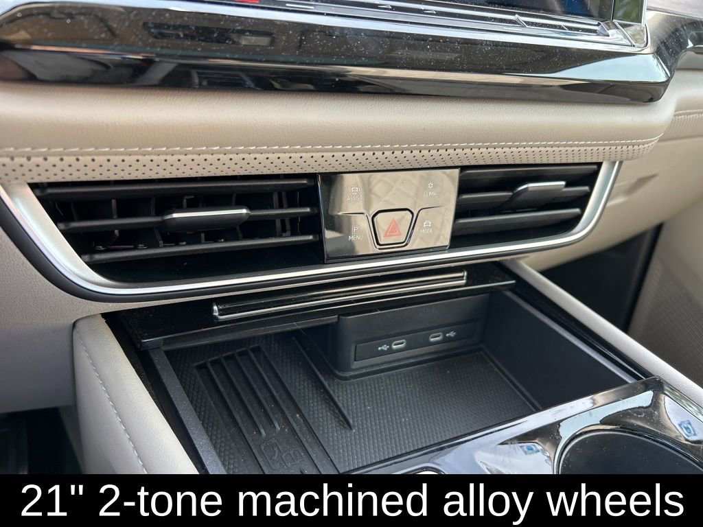 Certified 2025 Volkswagen Atlas SEL Premium R-Line image 38