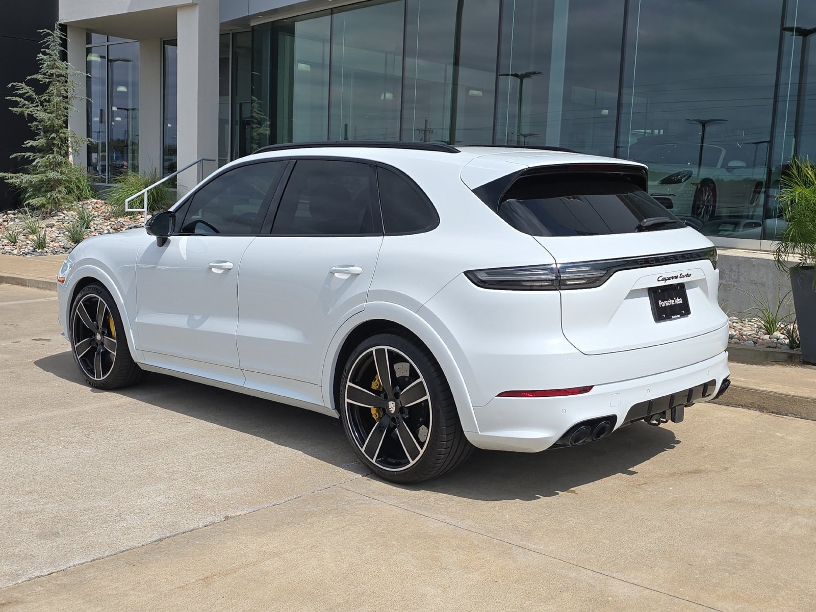 Used 2020 Porsche Cayenne Turbo AWD/4WD image 3