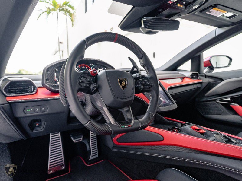 Used 2025 Lamborghini Revuelto AWD/4WD image 27