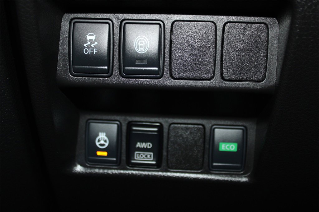 Used 2018 Nissan Rogue Sport SL w/ SL Premium Package image 33