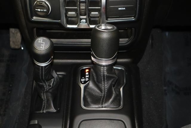 Used 2025 Jeep Wrangler Sport image 27