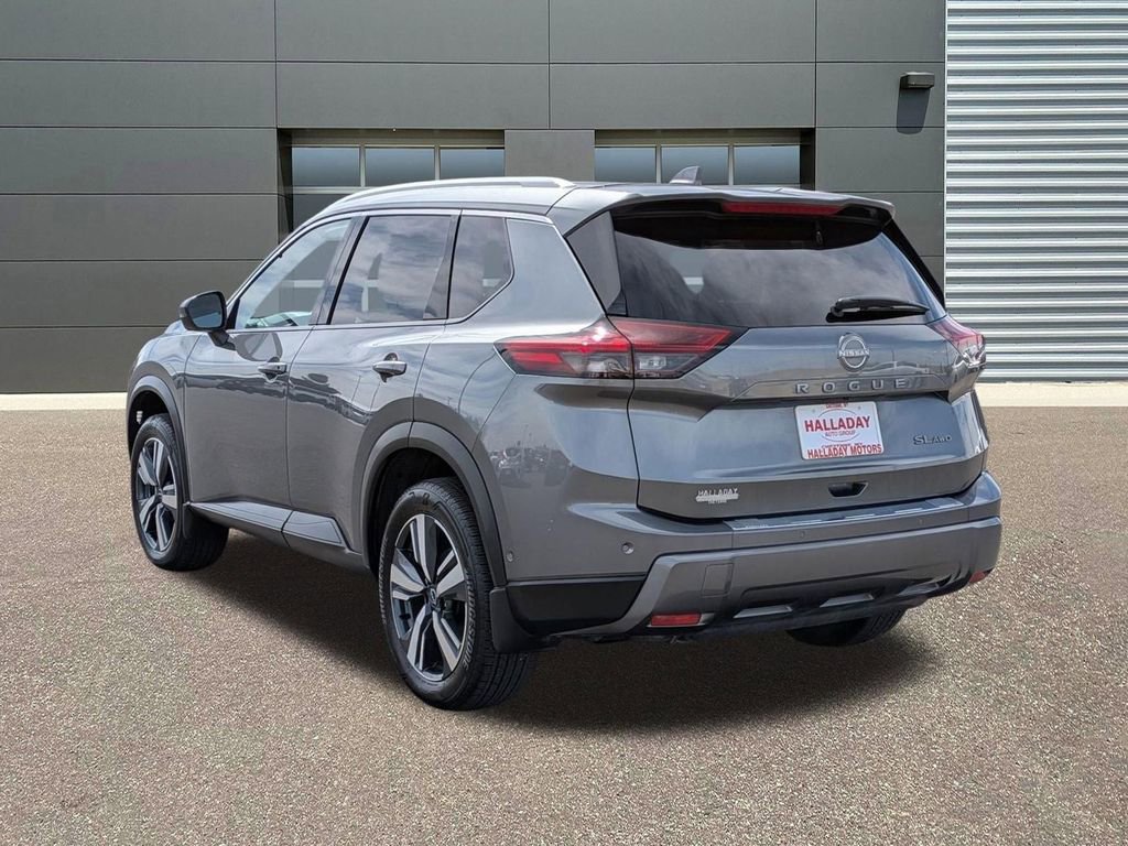 Used 2024 Nissan Rogue SL w/ SL Premium Package image 9