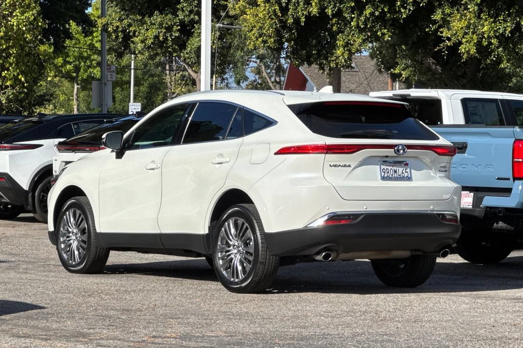 Certified 2022 Toyota Venza XLE AWD/4WD image 5
