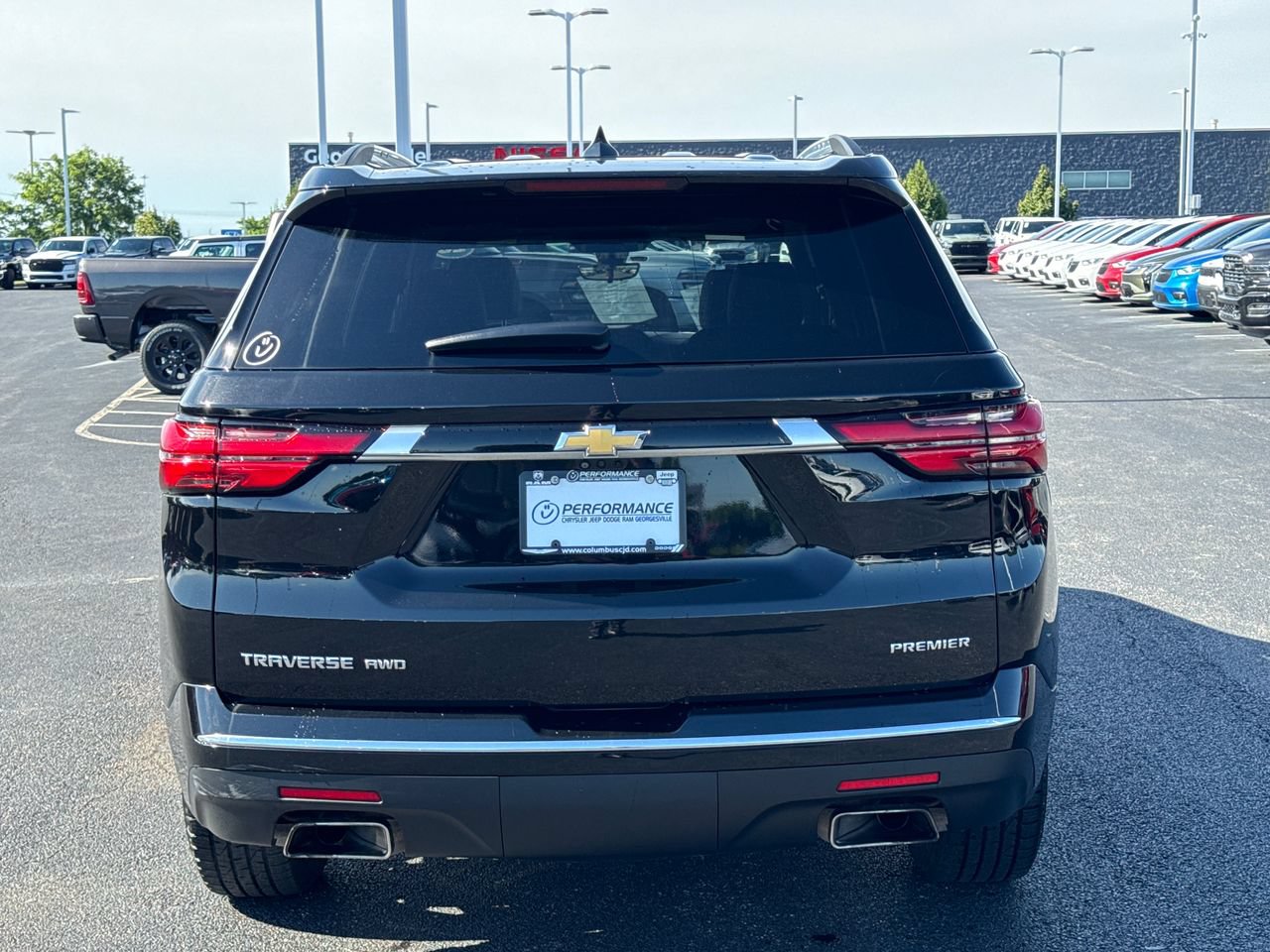 Used 2023 Chevrolet Traverse Premier AWD/4WD image 3
