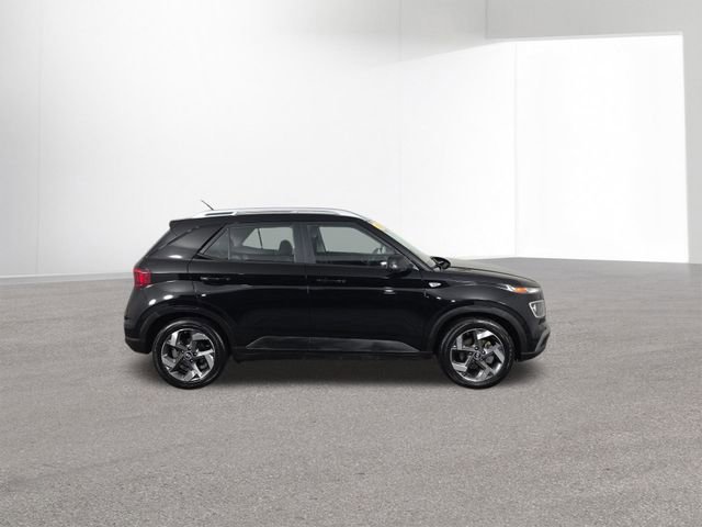 Used 2025 Hyundai Venue SEL image 42