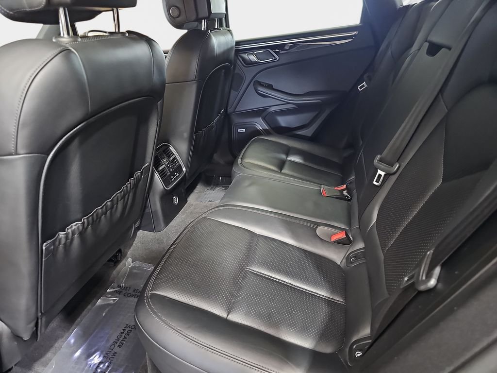 Used 2019 Porsche Macan AWD/4WD image 17