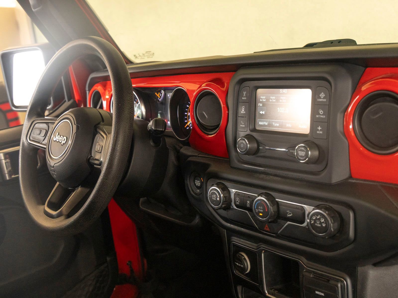 Used 2019 Jeep Wrangler Unlimited Sport image 29
