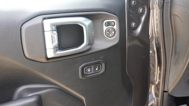 Used 2022 Jeep Wrangler Unlimited Sport image 19