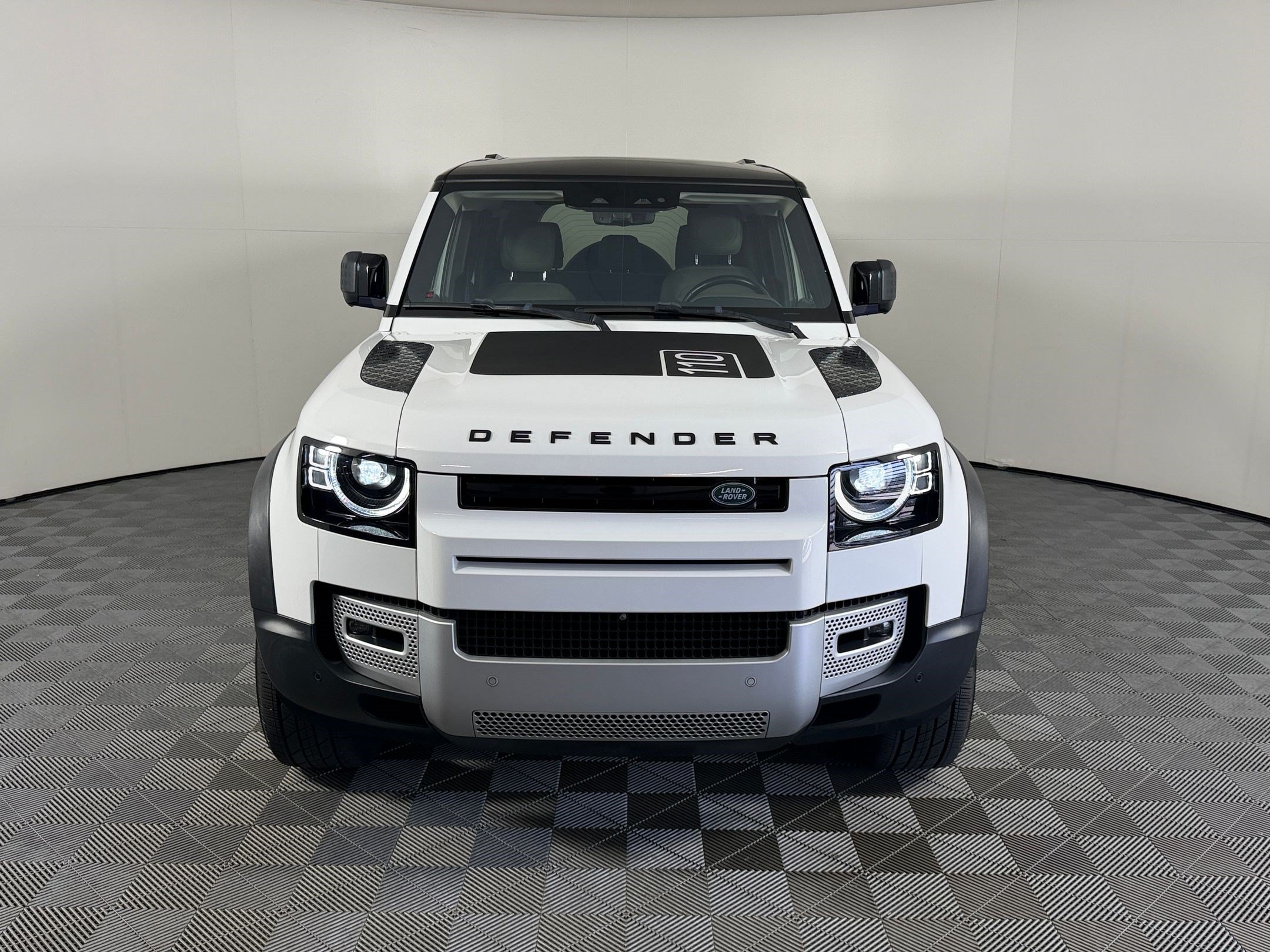 Used 2020 Land Rover Defender 110 HSE AWD/4WD image 6