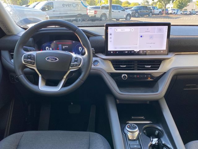 Used 2025 Ford Explorer Active RWD image 8