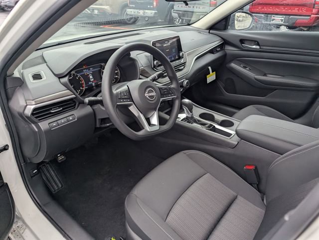 New 2025 Nissan Altima 2.5 SV image 13