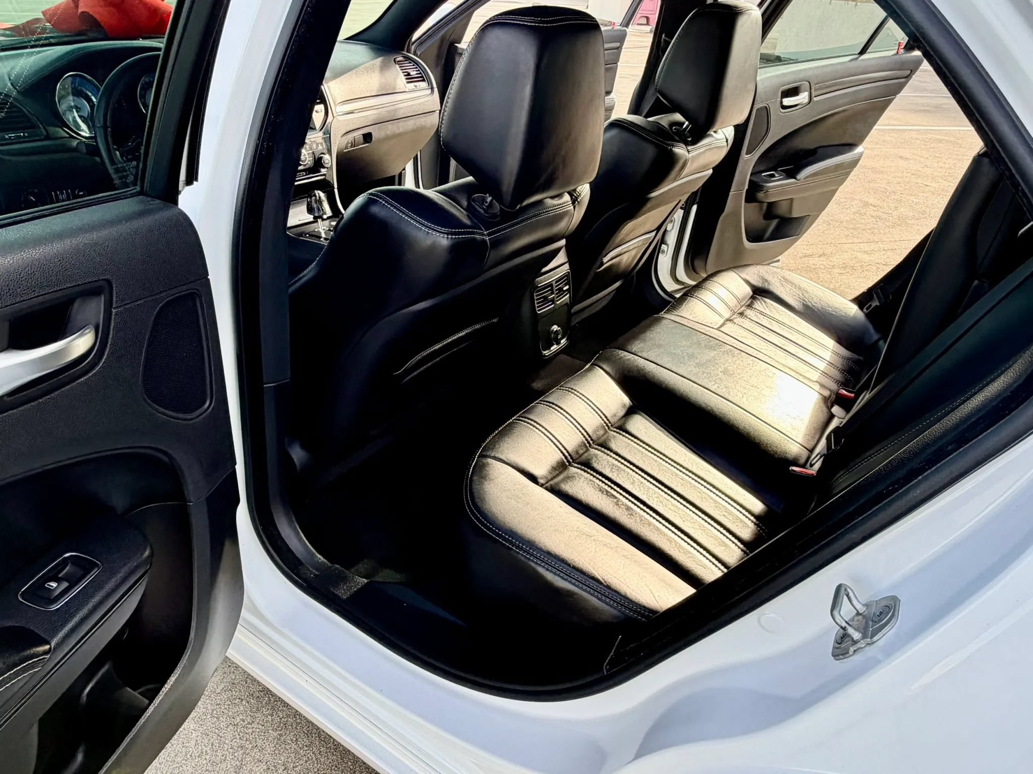 Used 2013 Chrysler 300 S RWD image 39