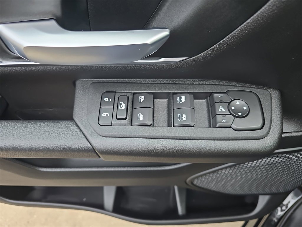 New 2026 RAM 1500 4x4 Crew Cab image 25