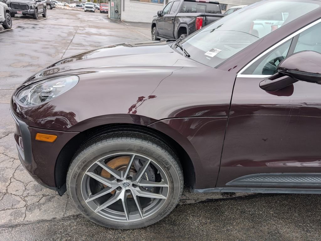Used 2024 Porsche Macan image 2
